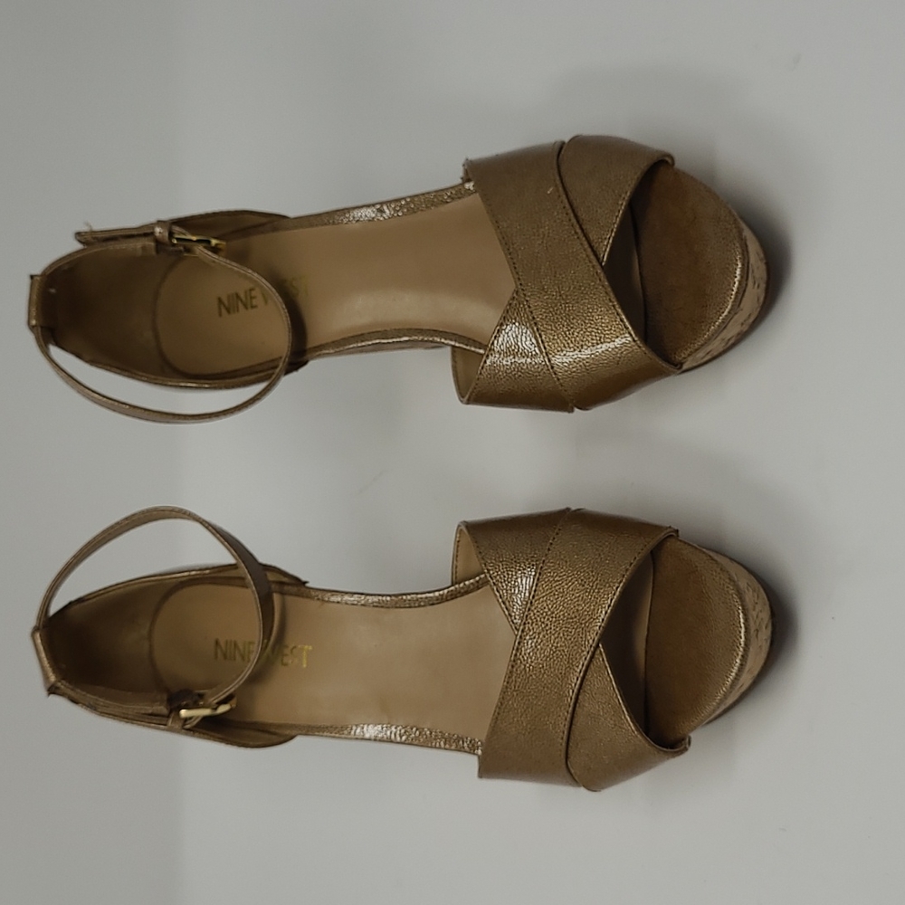 Nine West Gold Bronze Jazmino Cork Wedges Sandals Size 7.5